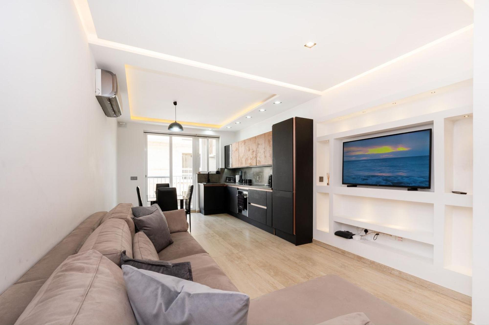 Stylish 2 Bedroomed Apartment グジラ エクステリア 写真